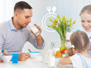 Toddler feeding skills_01_EXPLORE_Family mealtimes matter Toddler feeding skills_01_EXPLORE_Family mealtimes matter
