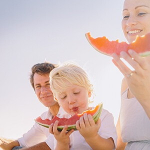 Toddler eating habits_02_LEARN_14 ways to raise a healthy eater_01 Toddler eating habits_02_LEARN_14 ways to raise a healthy eater_01